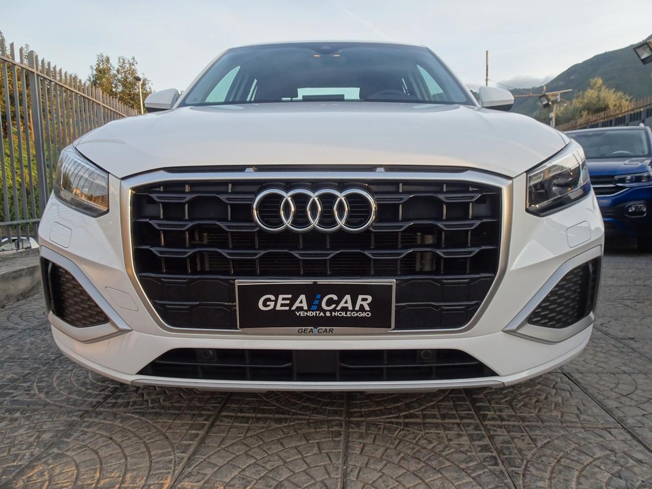 Audi Q2 35 TDI S tronic Identity Black