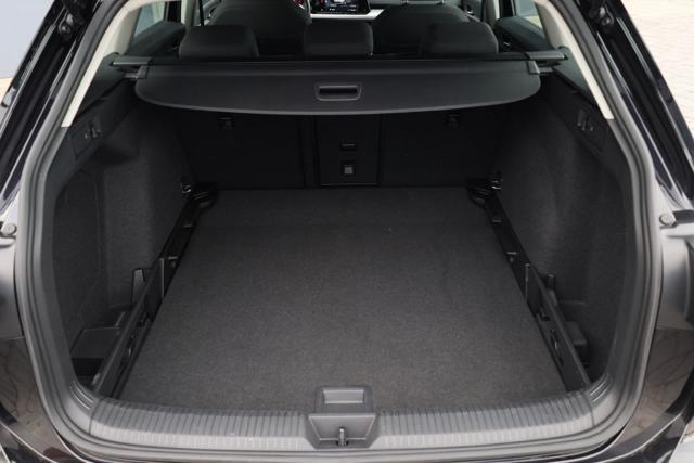 VOLKSWAGEN Golf Variant 1.0 eTSI EVO DSG Life