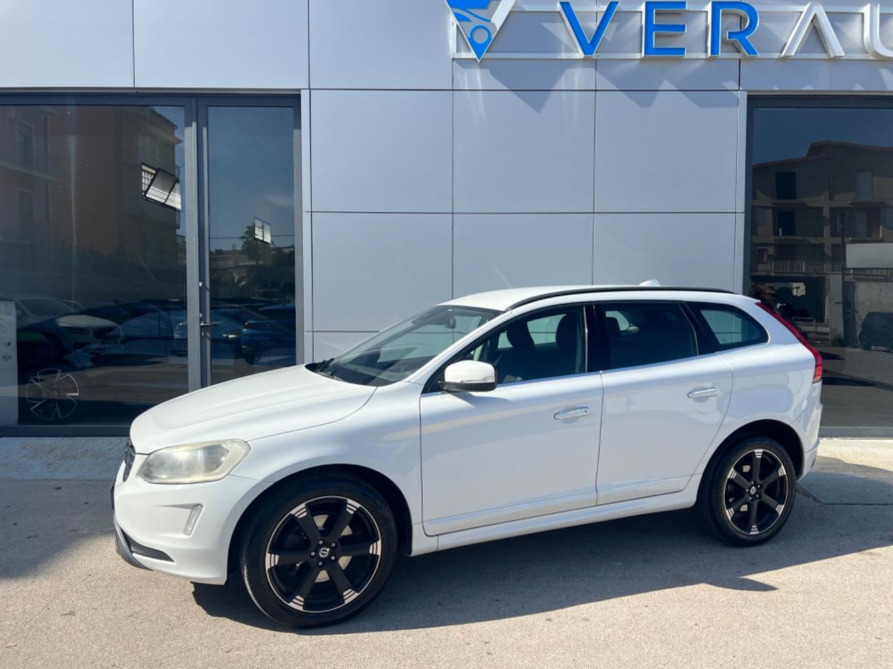 Volvo XC60 D4 AWD Geartronic Momentum - anno 2012 - km 230.000