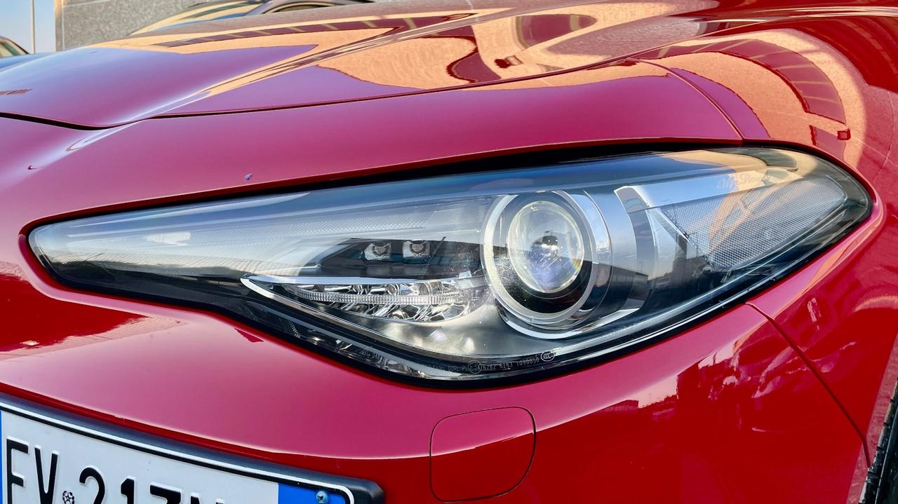 ALFA ROMEO GIULIA 2.2 Q4 VELOCE TURBODIESEL 210CV - SEDILI ELETTRICI IN PELLE RISCALDABILI, VOLANTE RISCALDATO, FULL LED
