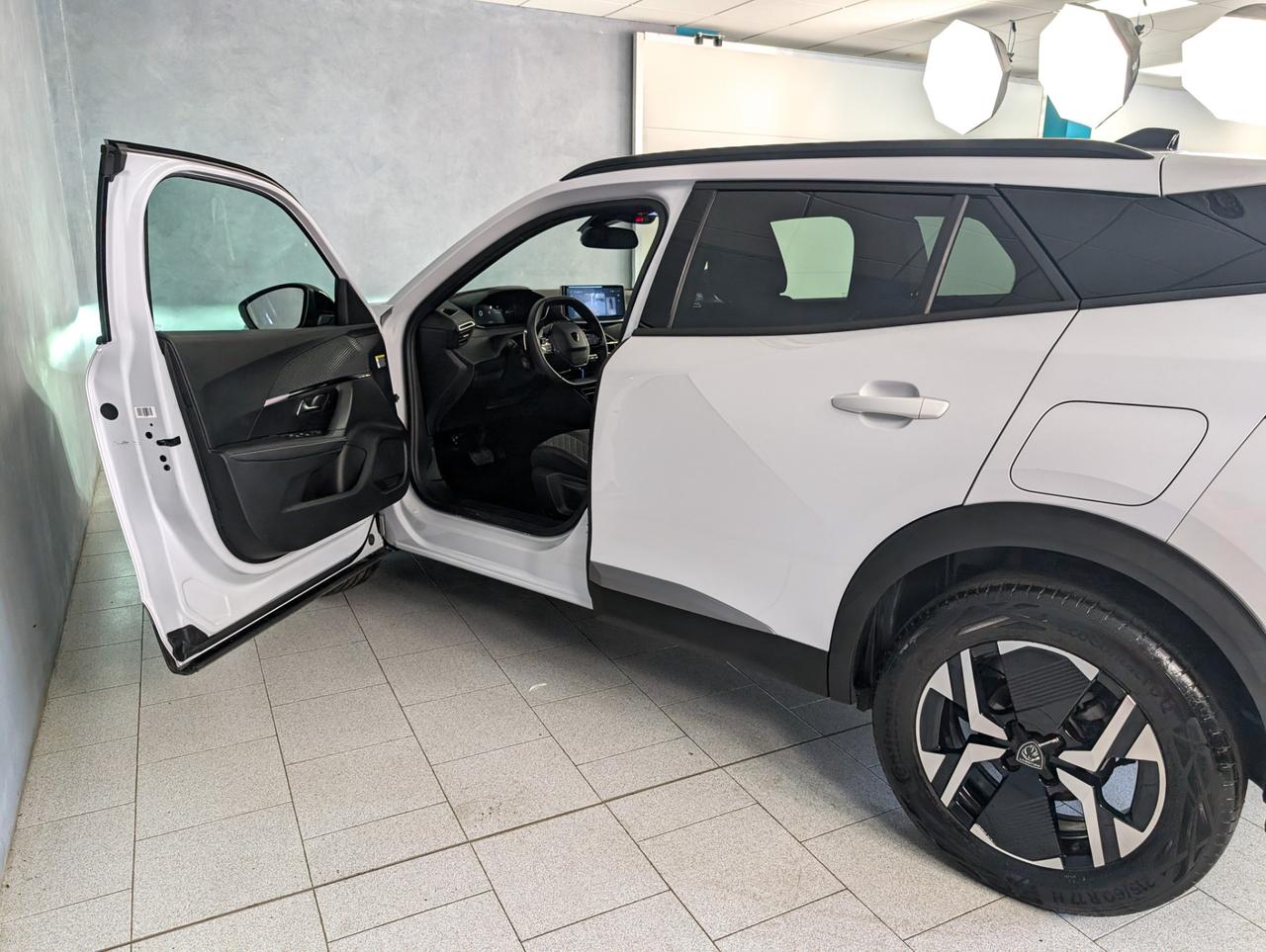 Peugeot 2008 1.2 puretech 130cv EAT8 Allure