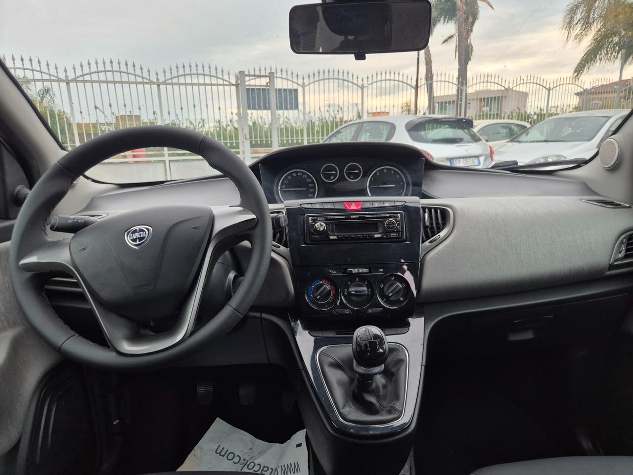 Lancia YPSILON 1.2 69 CV 5 porte RESTAYLING NUOVA FULL