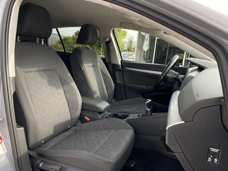 Volkswagen Golf 8 Life 2.0 TDI 115CV
