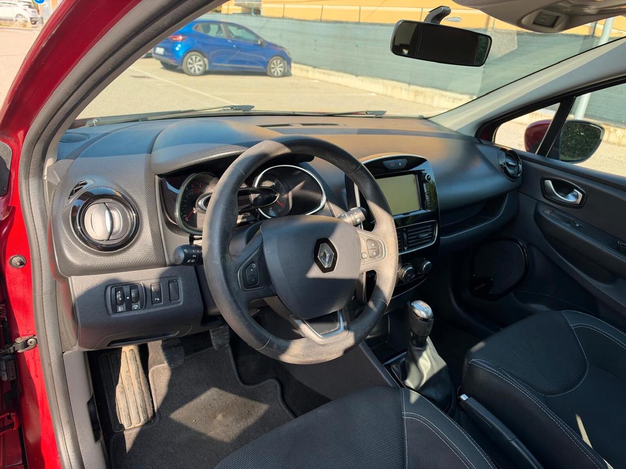Renault Clio 1.2 - NAV. - NEOPATENTATI - 12 MESI DI GARANZIA -