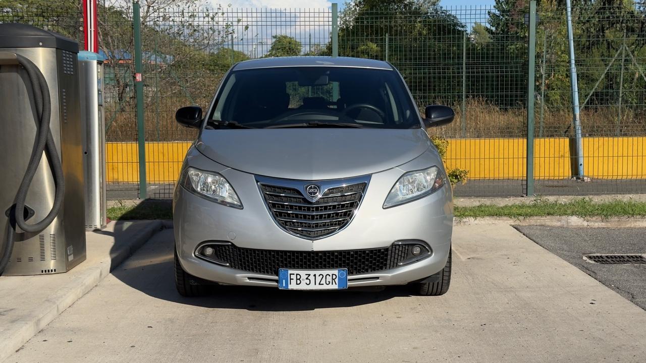 Lancia Ypsilon 1.2 69 CV 5 porte 30th Anniversary 2015