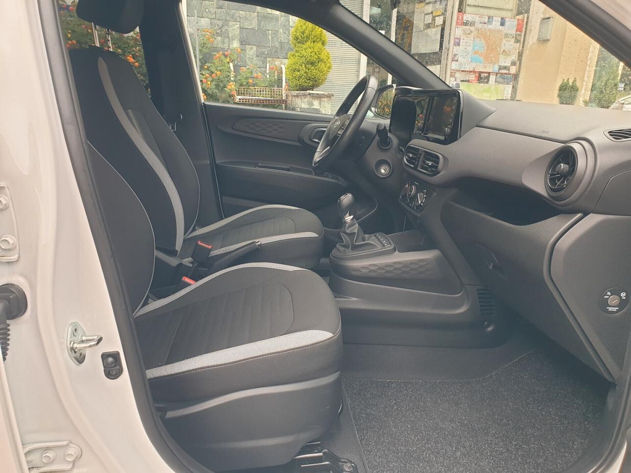 Hyundai i 10 1.0 select ,navi,pdc,telecamera