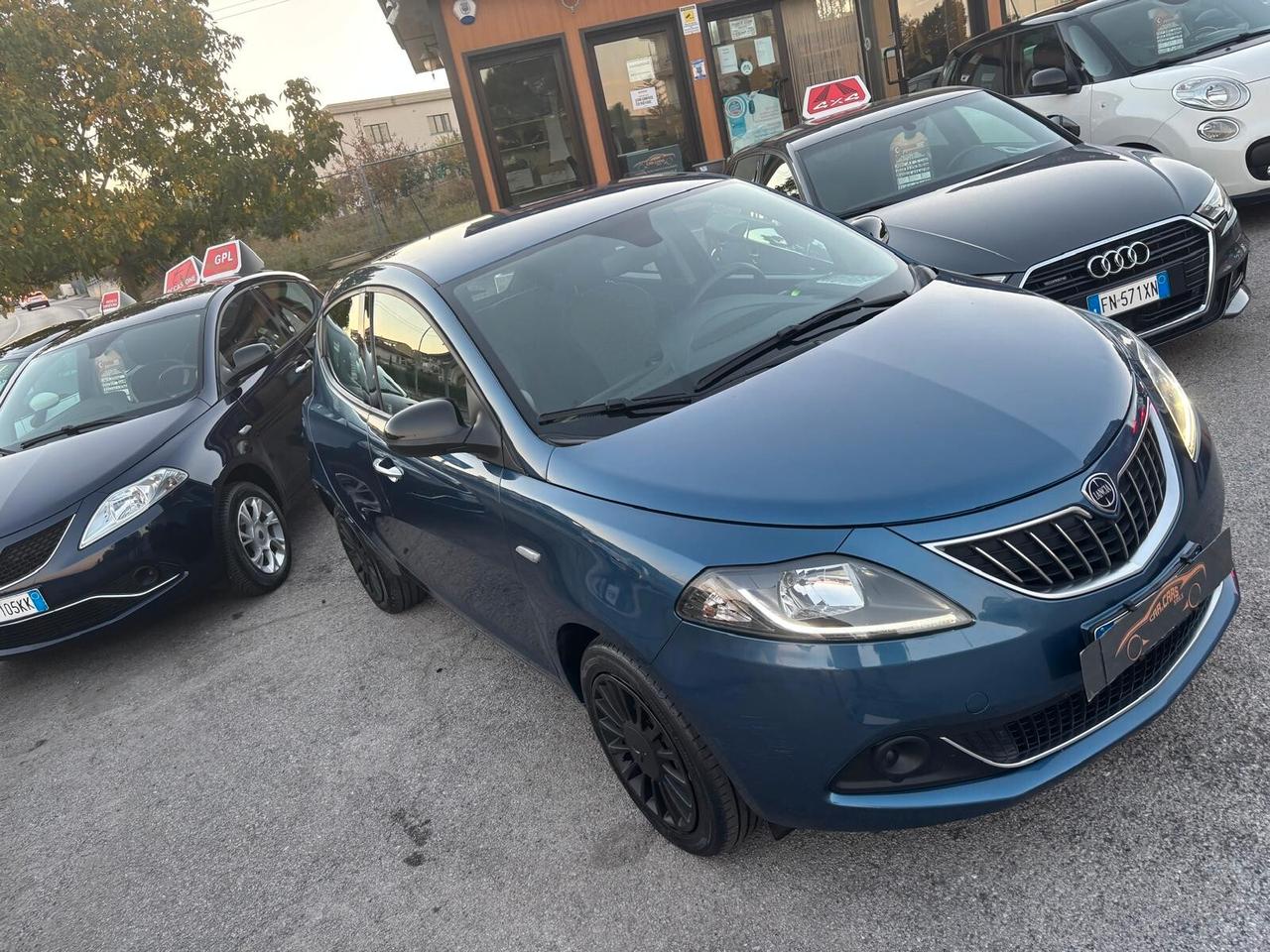 Lancia Ypsilon 1.0 FireFly 5 porte S&S Hybrid UnYca