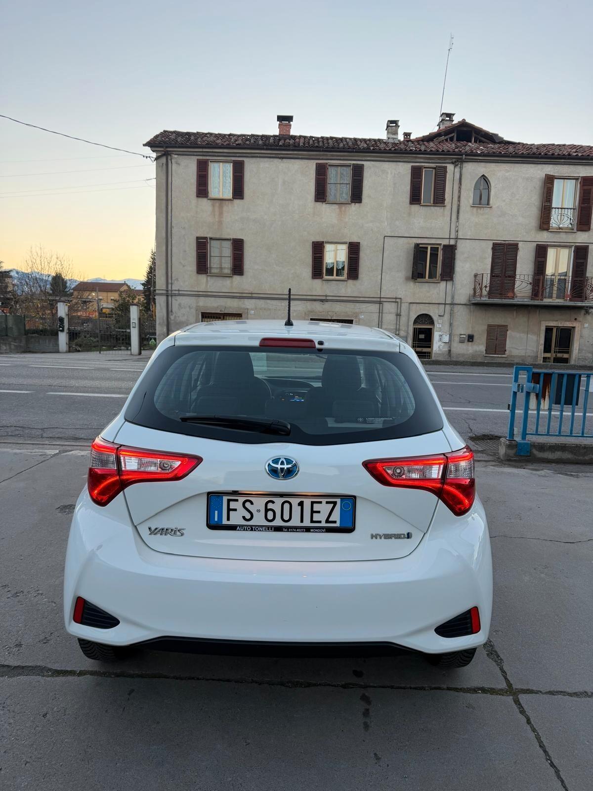 Toyota Yaris 1.5 Hybrid 5 porte Cool