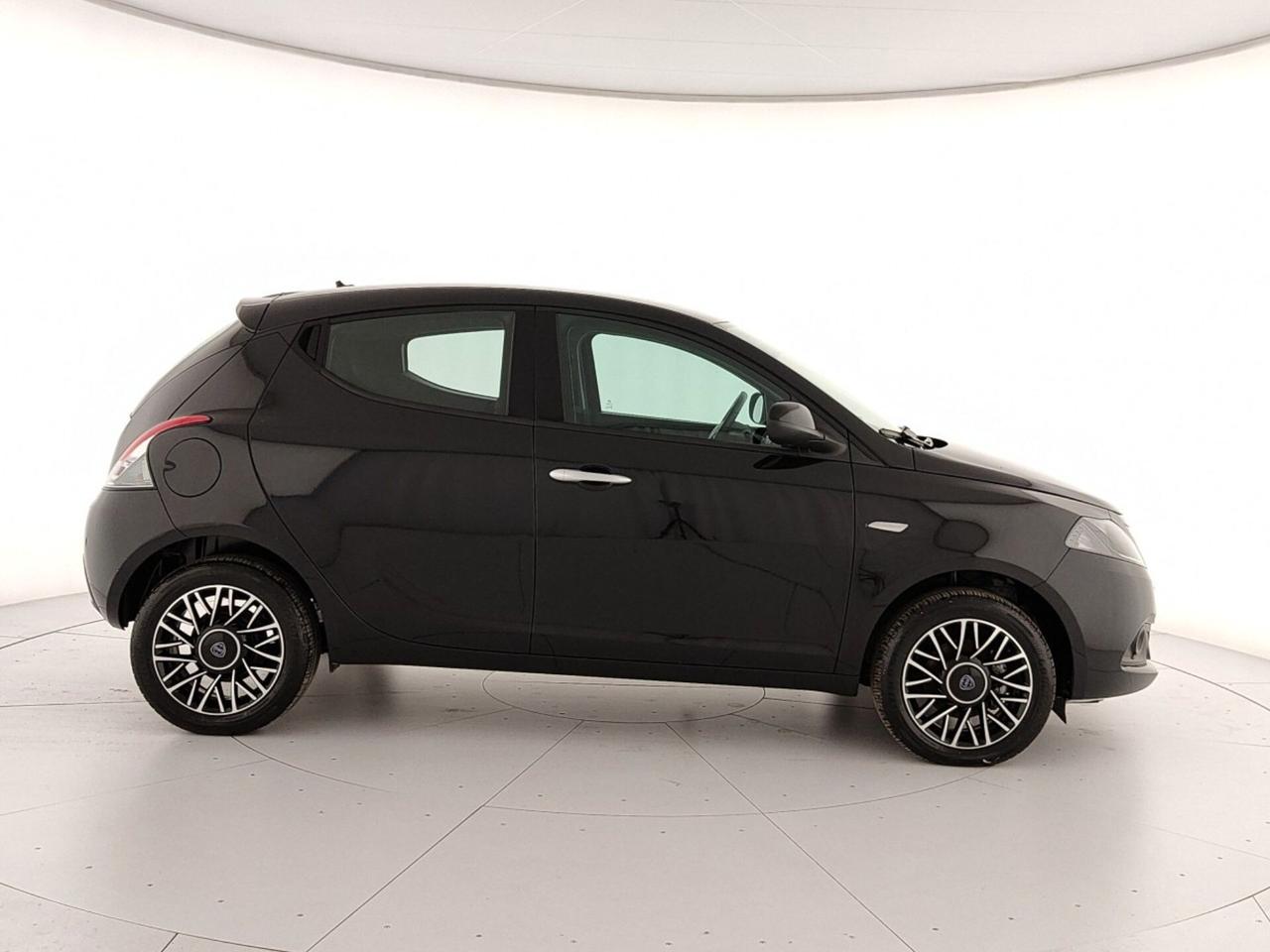 Lancia Ypsilon 1.0 FireFly 5 porte S&S Hybrid Platino