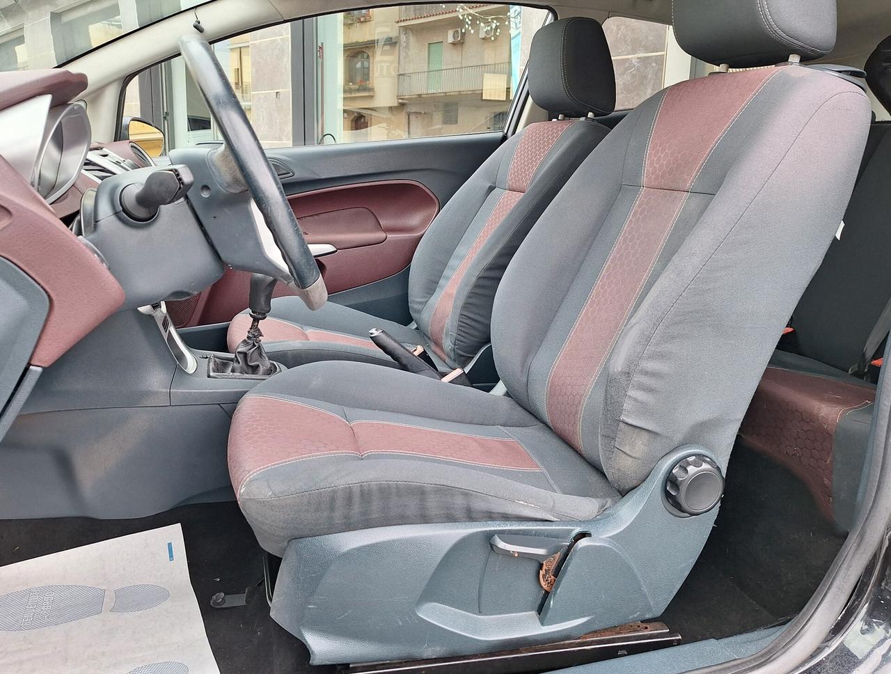 Ford Fiesta 1.4 TDCi 68CV 3 porte Titanium