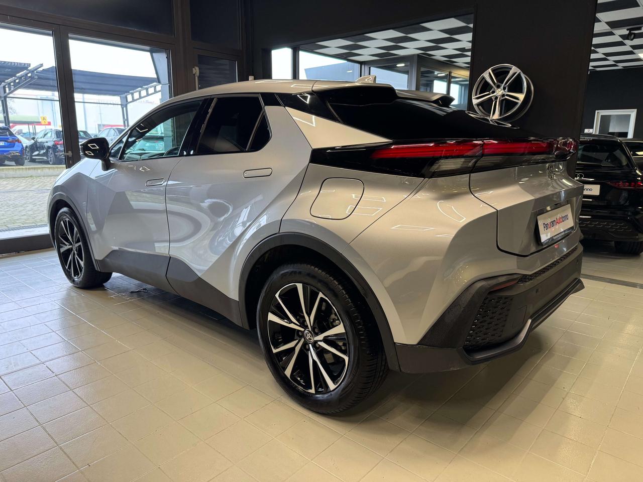 Toyota C-HR 1.8 HV Trend Pari al nuovo!