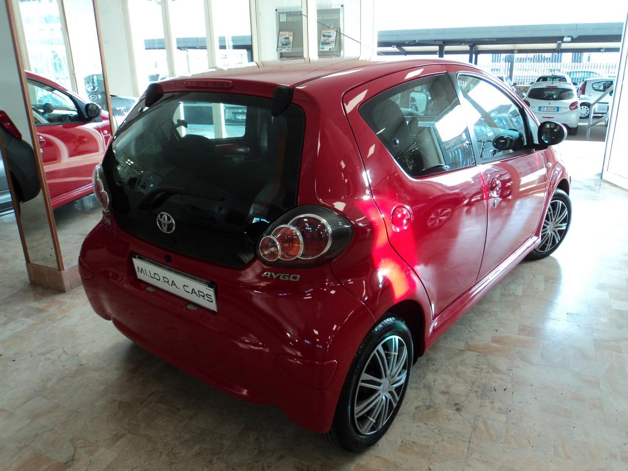 Toyota Aygo 1.0 12V VVT-i 5 porte Sol