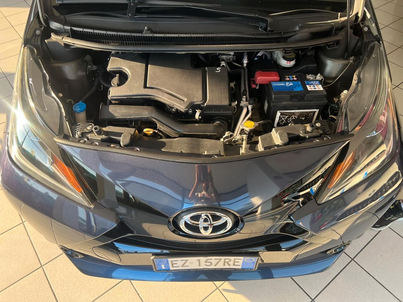 Toyota Aygo 1.0 VVT-i 69 CV 5 porte x-clusiv