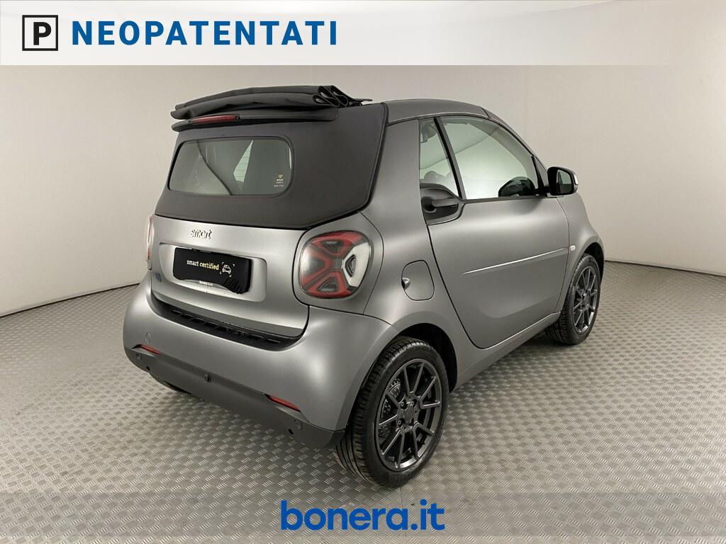 Smart fortwo cabrio 4,6kW EQ suitegrey-grey