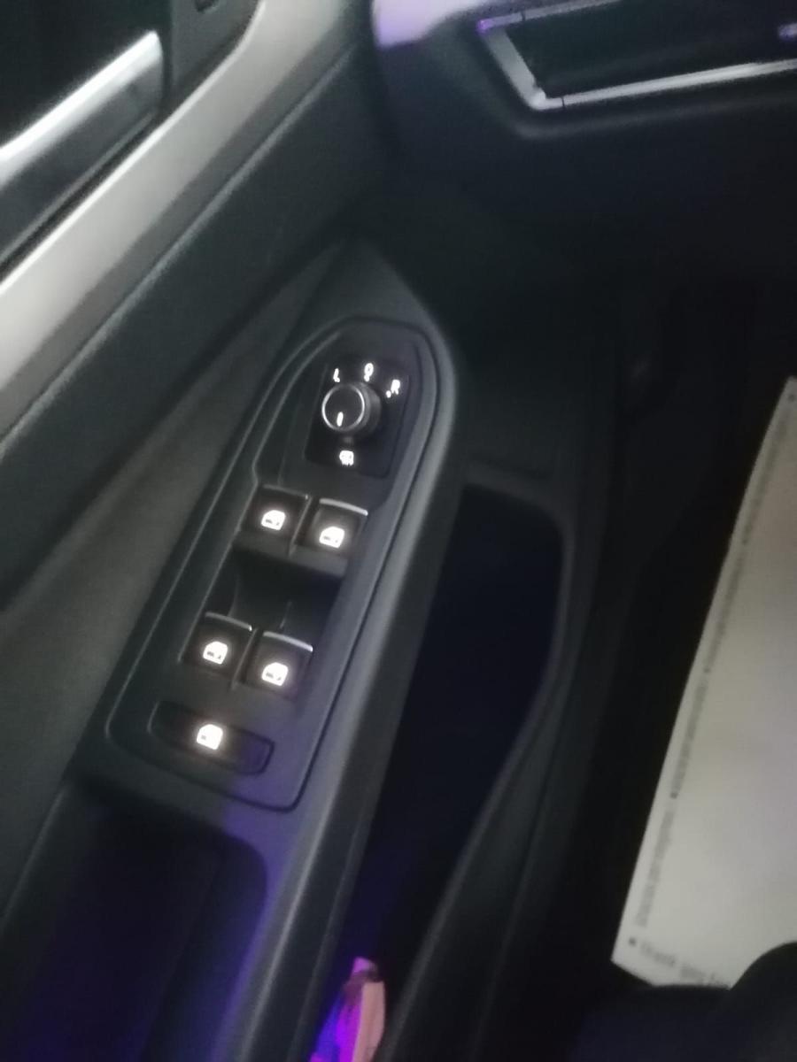 VOLKSWAGEN - Golf Variant - 2.0 TDI SCR Life