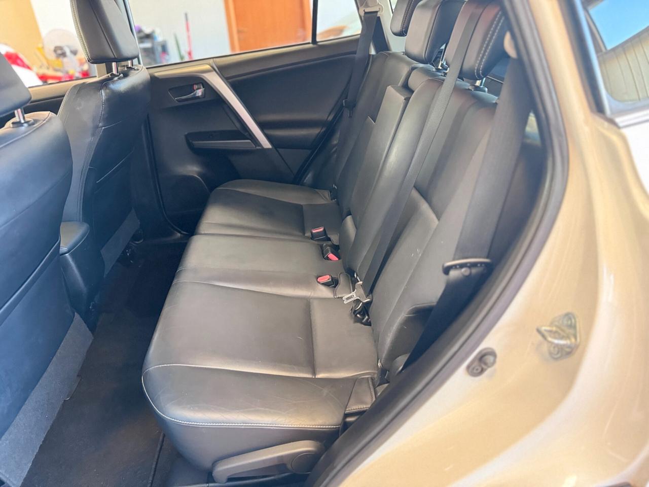 Toyota RAV 4 RAV4 2.0 D-4D 2WD Lounge