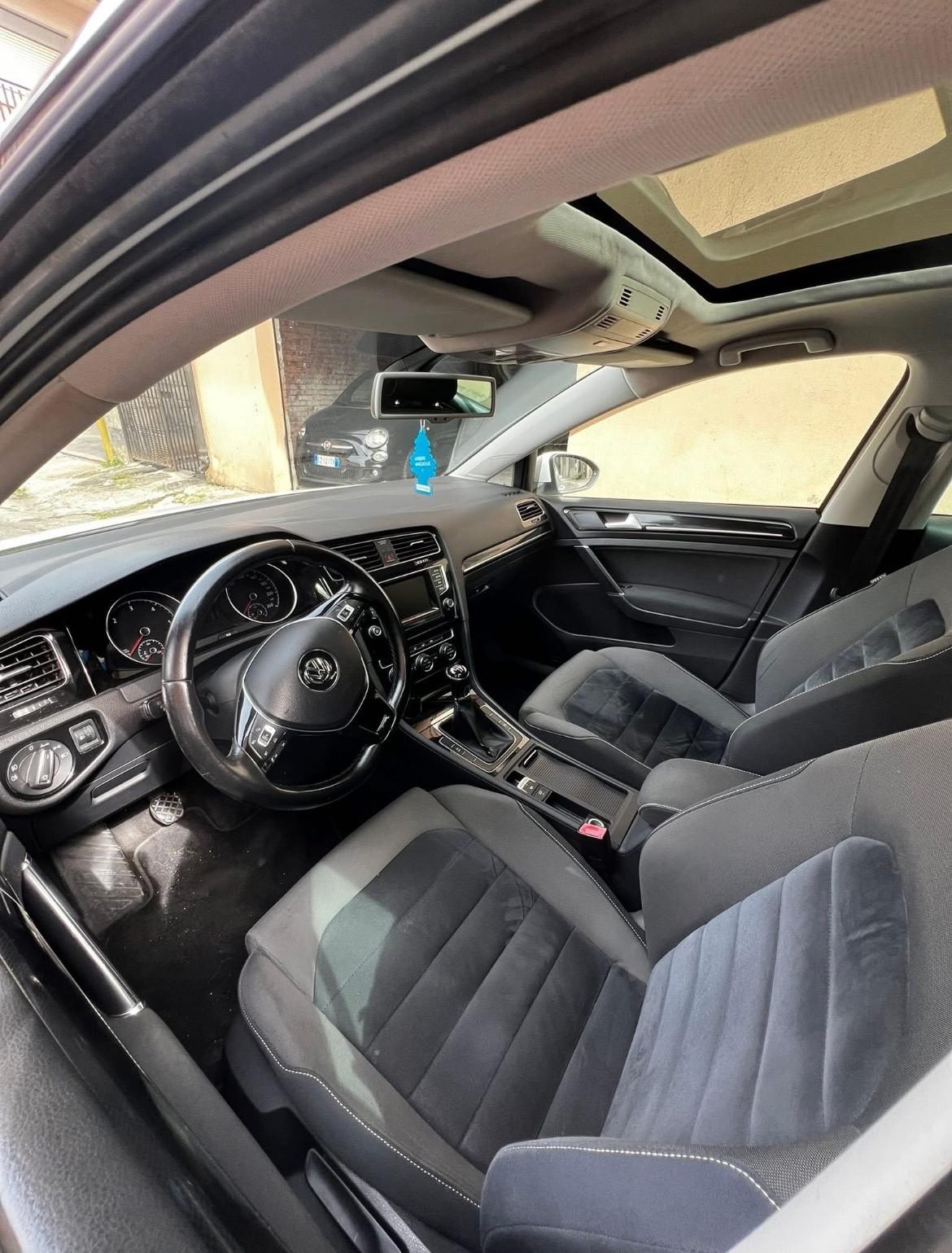 Volkswagen Golf 7 1.6 TDI con tettuccio apribile