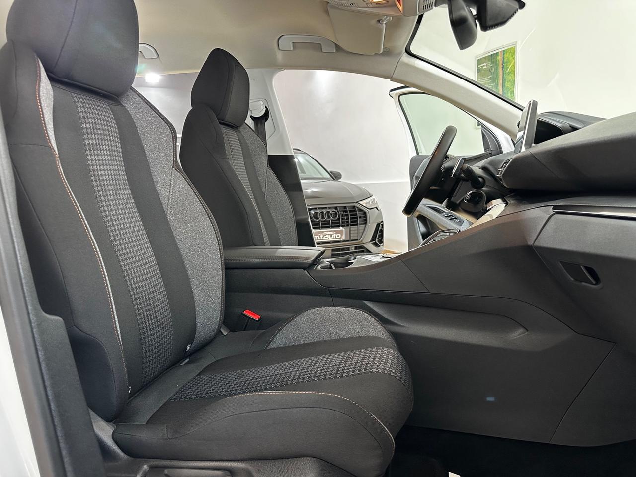 Peugeot 3008 BlueHDi 130 S&S EAT8 Business