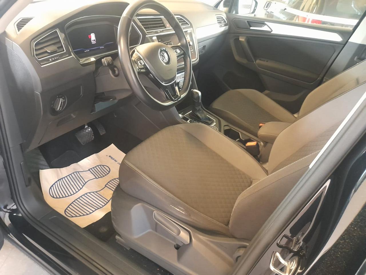 Volkswagen Tiguan 2.0 TDI SCR 4MOTION Sport R-Line