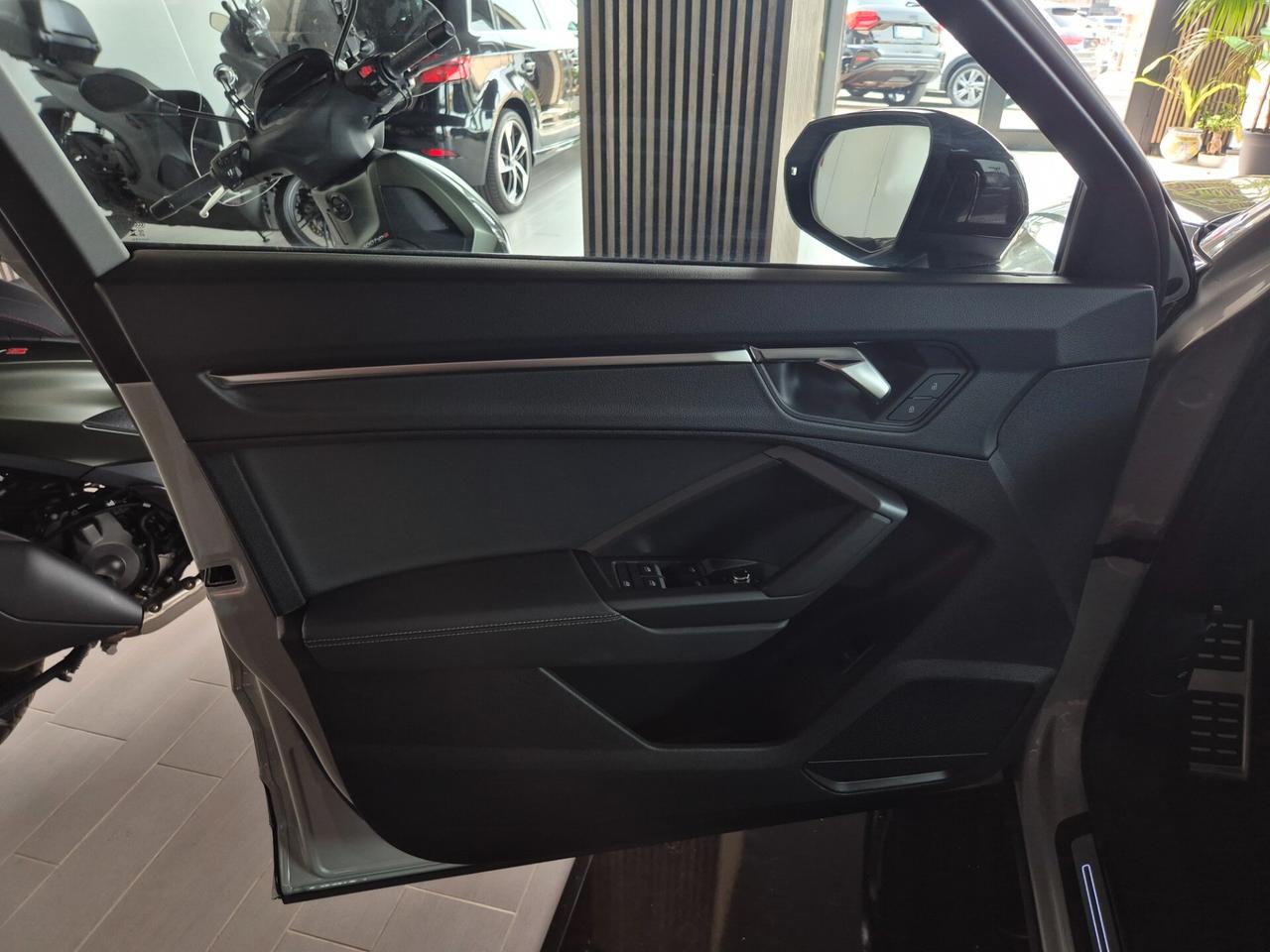 Audi Q3 SPB 35 TDI S tronic Identity Black