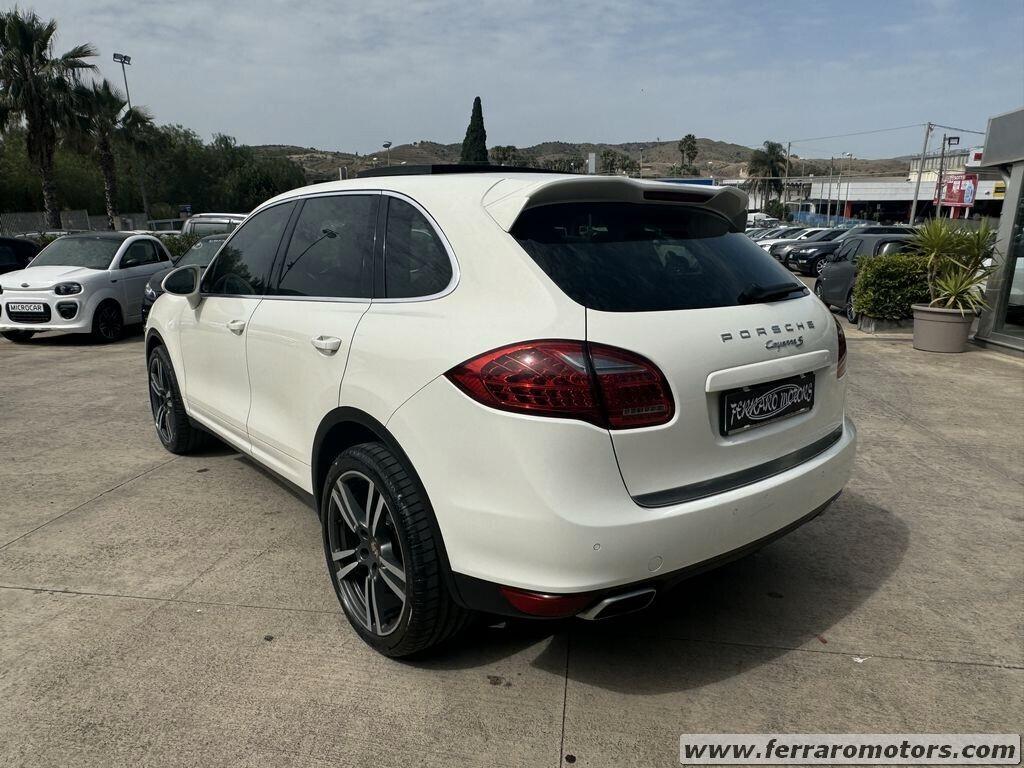 PORSCHE CAYENNE TETTO PANORAMICO A SOLI 219 EURO AL MESE