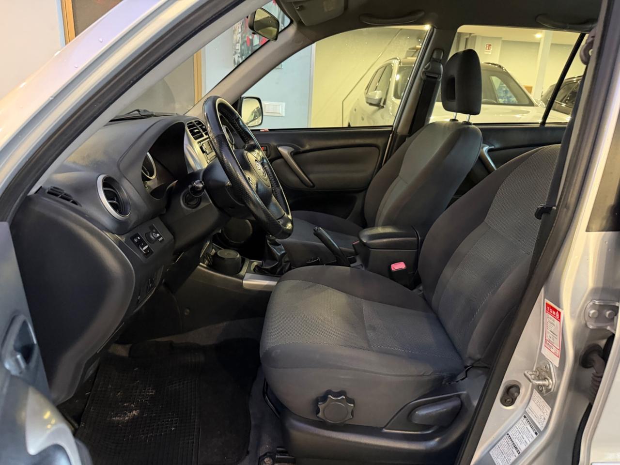 Toyota RAV4 2.0 Tdi D-4D cat 5 porte Sol