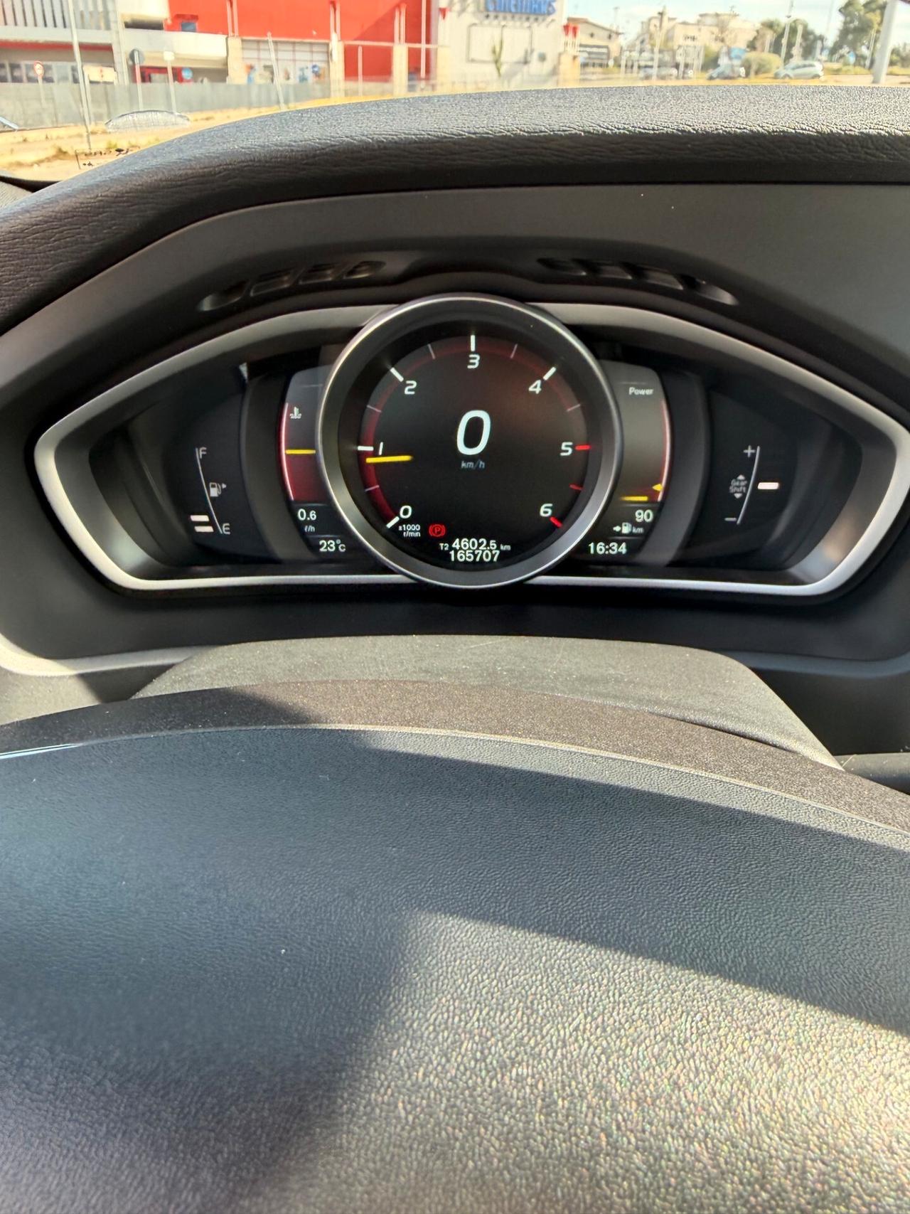 Volvo V40 D2 1.6 R-design Kinetic