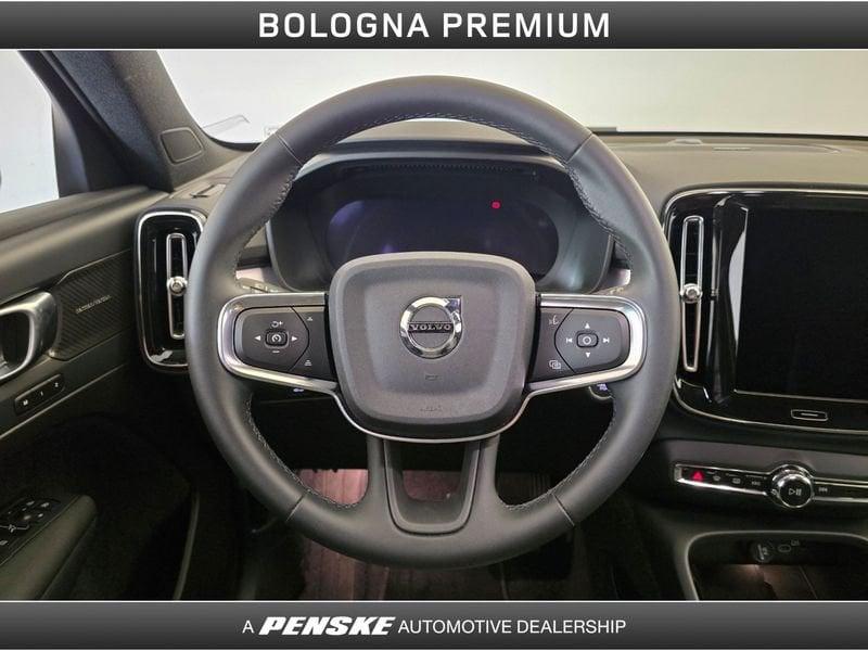 Volvo XC40 B3 automatico Plus Dark