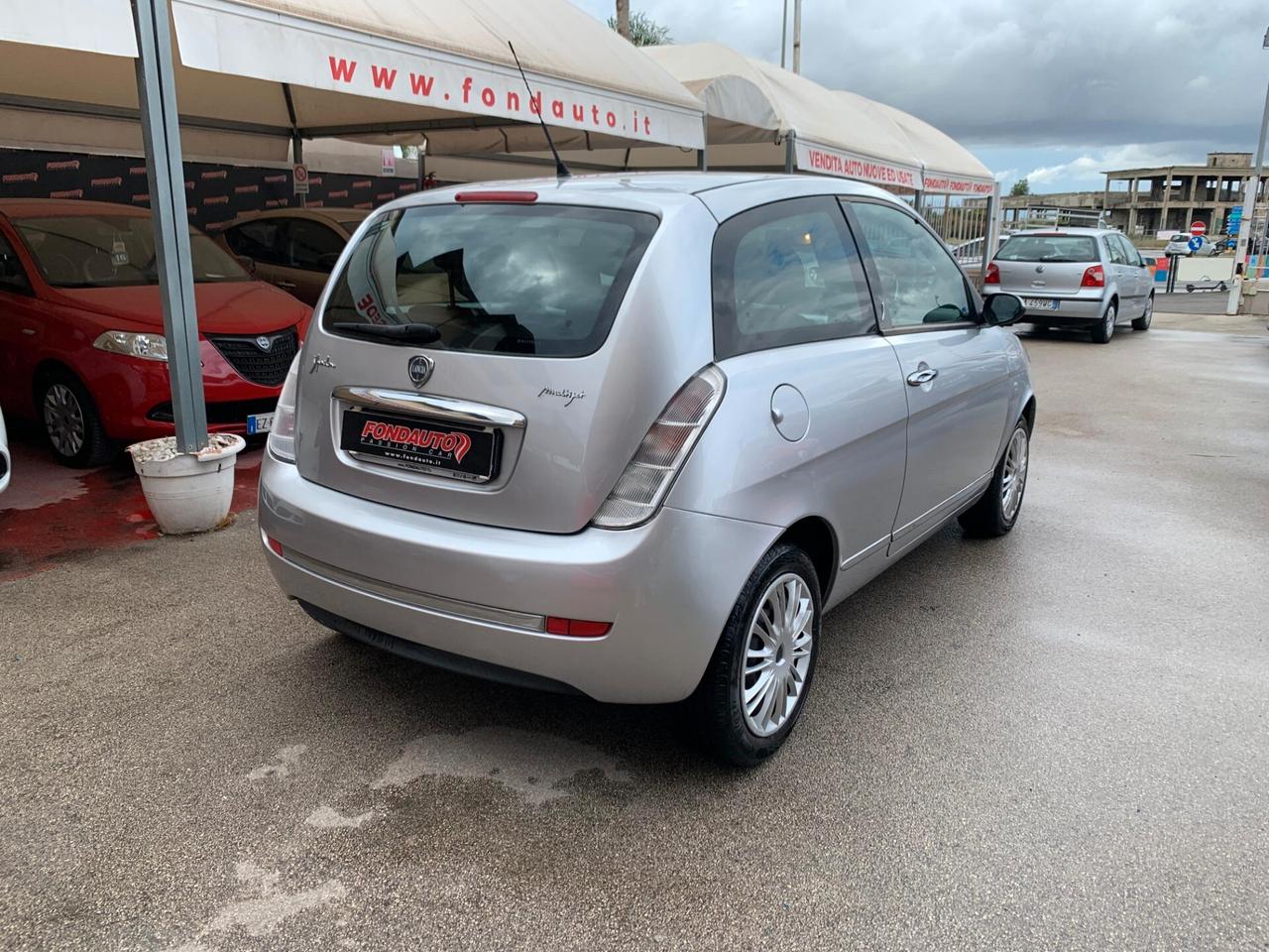 Lancia Ypsilon 1.3 MJT 75 CV Argento