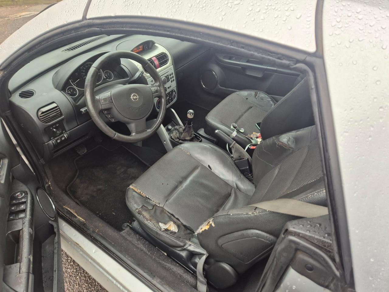 Opel Tigra TwinTop 1.4 16V First Edition