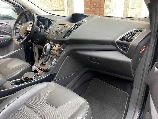 Ford Kuga 2.0 TDCI 150 CV S&S 4WD Powershift Titanium