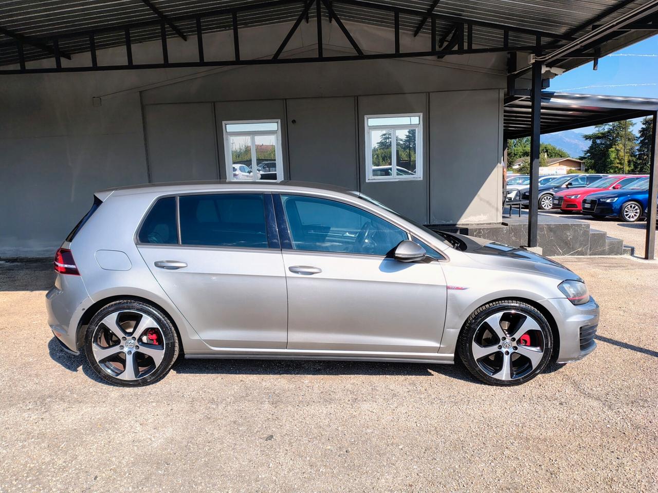 Volkswagen Golf GTI Performance 2.0 TSI DSG 5p. BlueMotion Technology