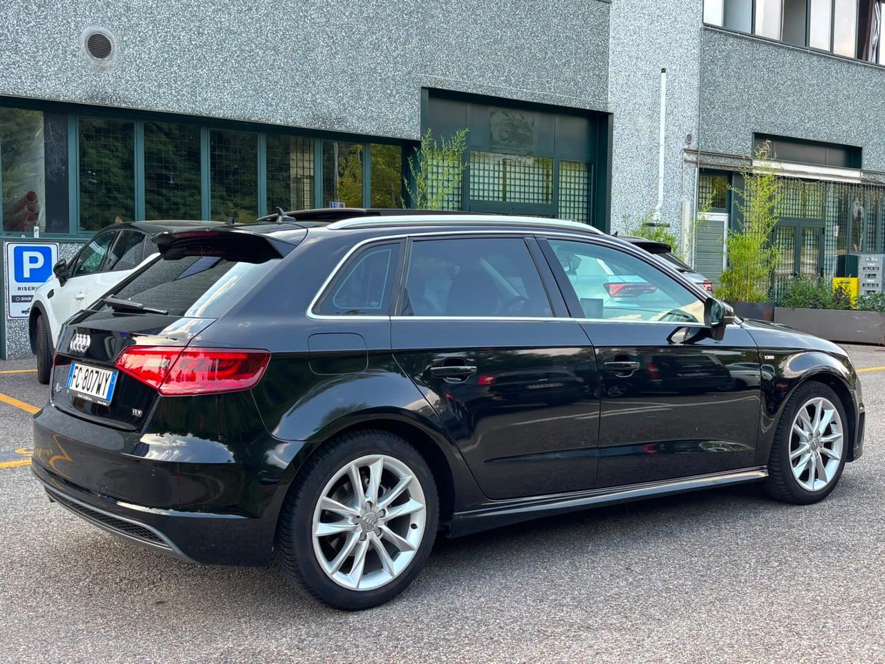 Audi A3 SPB 1.6 TDI*S line*Pelle*Navi*solo58000km*