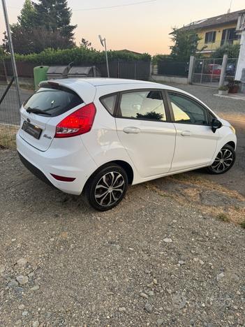 Ford fiesta 1.4 benz gpl neopatentati