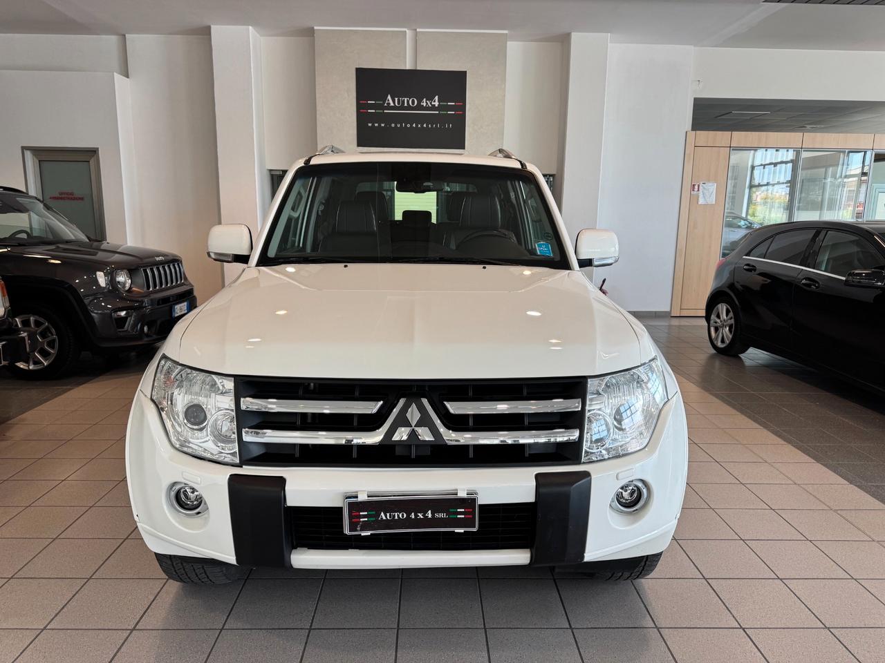 Mitsubishi Pajero 3 Porte Pajero 3.2 cr Intense 200cv 3p