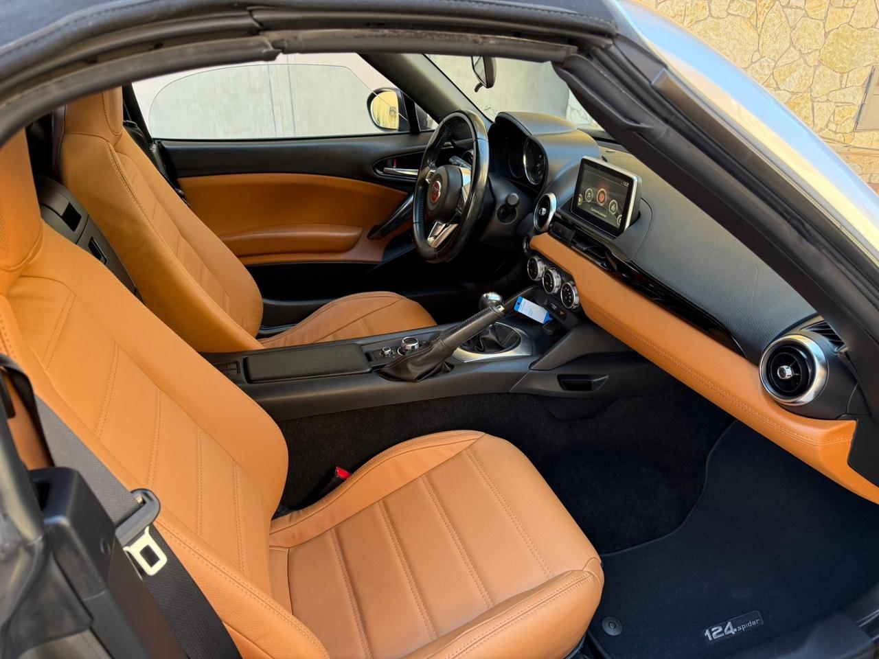 Fiat 124 Spider 1.4 MultiAir America iva esposta