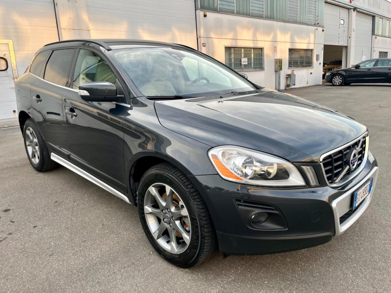 Volvo XC60 2.4d 2010 165.000km 4x4 perfetta