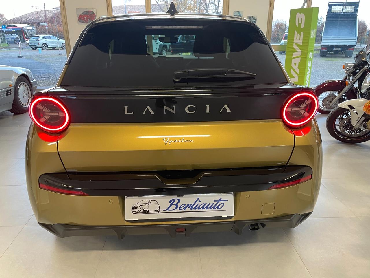 Lancia Ypsilon Hybrid e-DCT LX