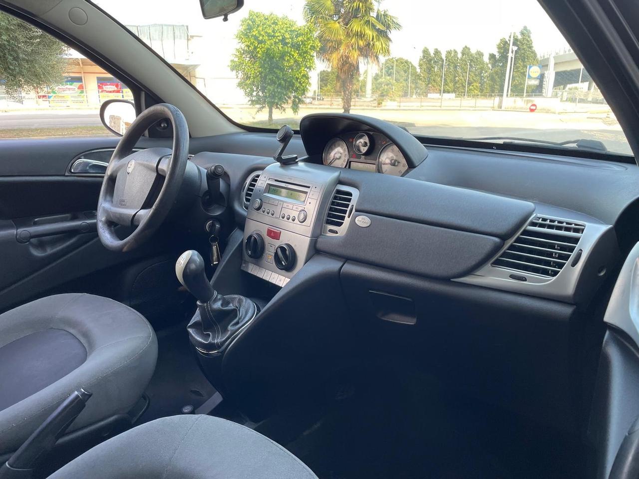 Lancia Ypsilon Restayling 1.3 MJT 75 CV Argento Full Perfett