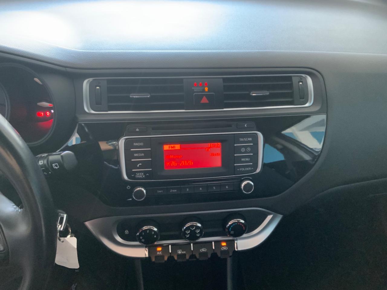 Kia Rio 1.2 CVVT 5p. Cool