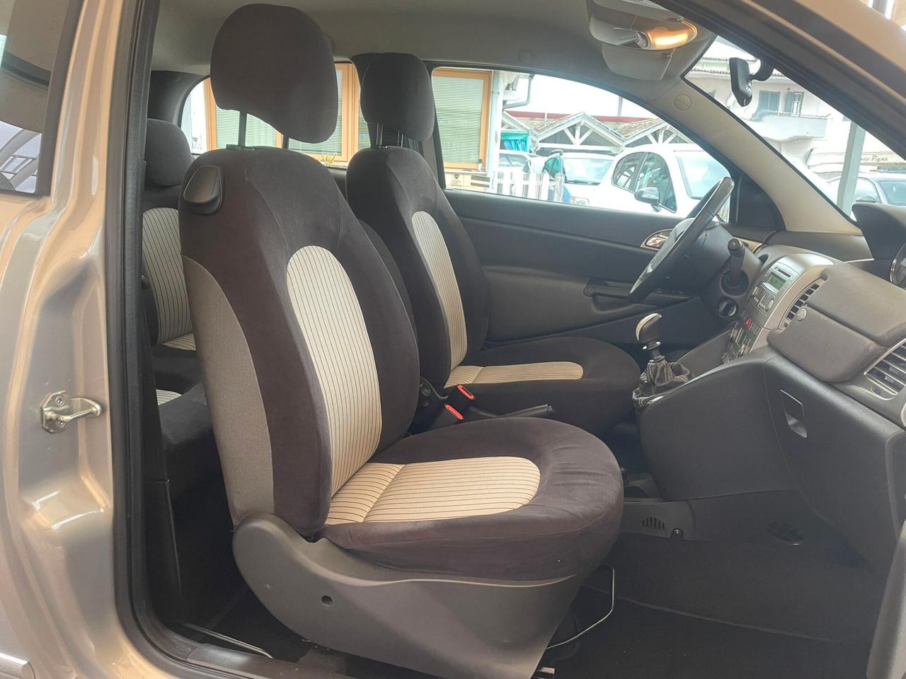 Lancia Ypsilon 1.2 Argento