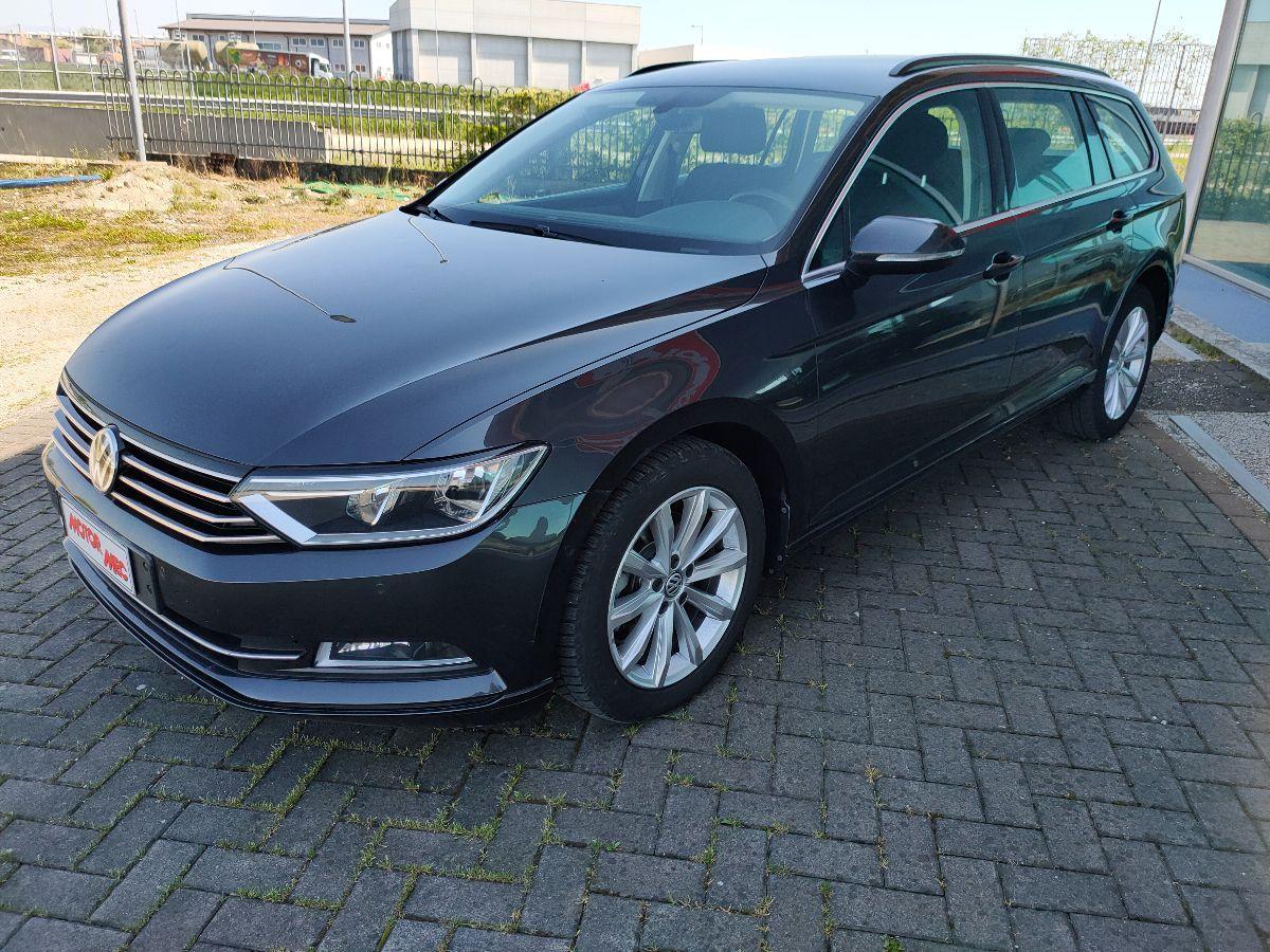 VOLKSWAGEN - Passat Variant - Passat 2.0 TDI Var. Business DPF
