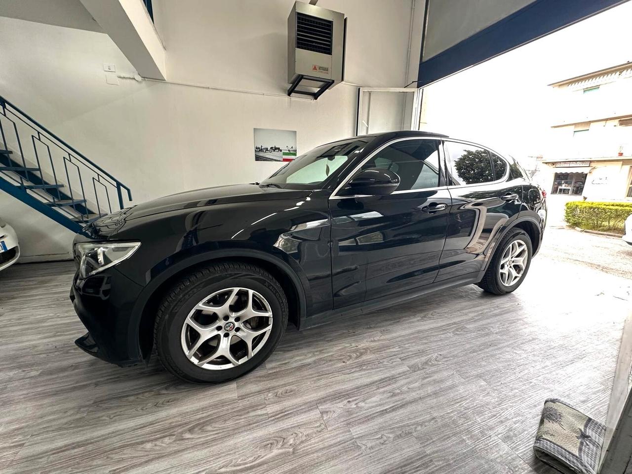 Alfa Romeo Stelvio 2.2 Turbodiesel 180 CV AT8 RWD Super