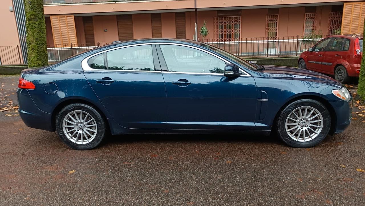 Jaguar XF 2.7D V6 Premium Luxury