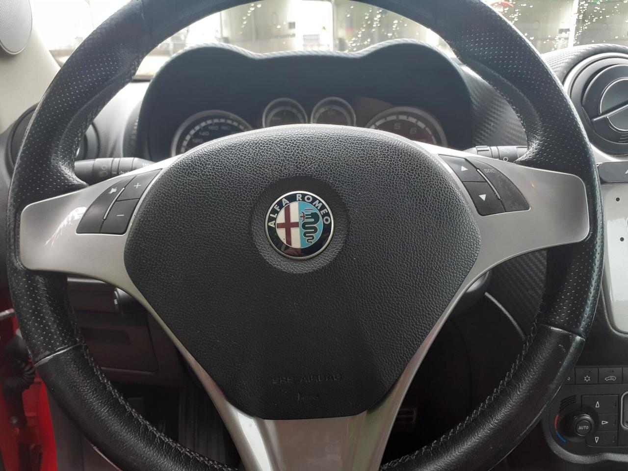 Alfa Romeo MiTo 1.4 105 CV Distinctive Premium Pack