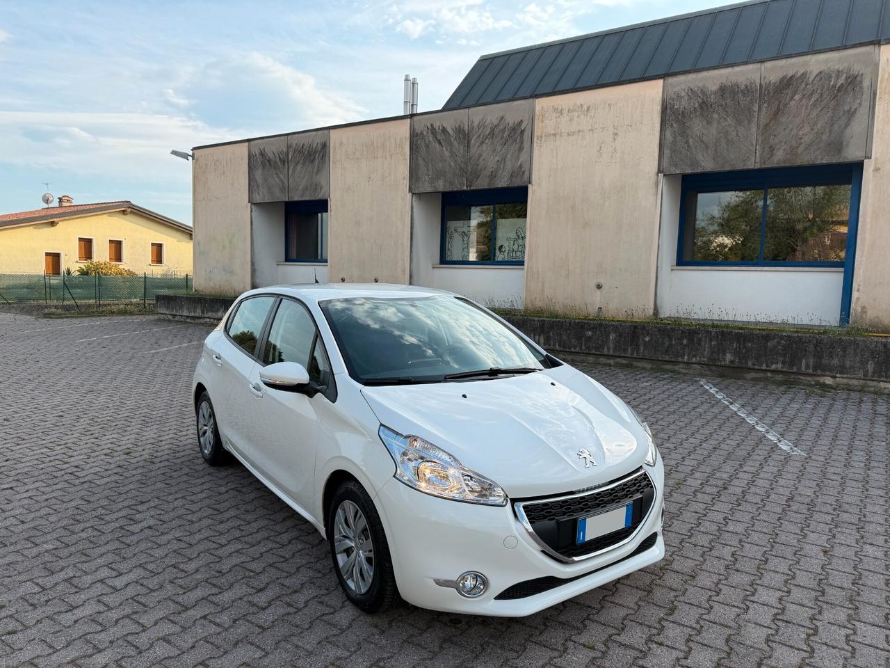 Peugeot 208 1.4 HDi Allure 36000 km!