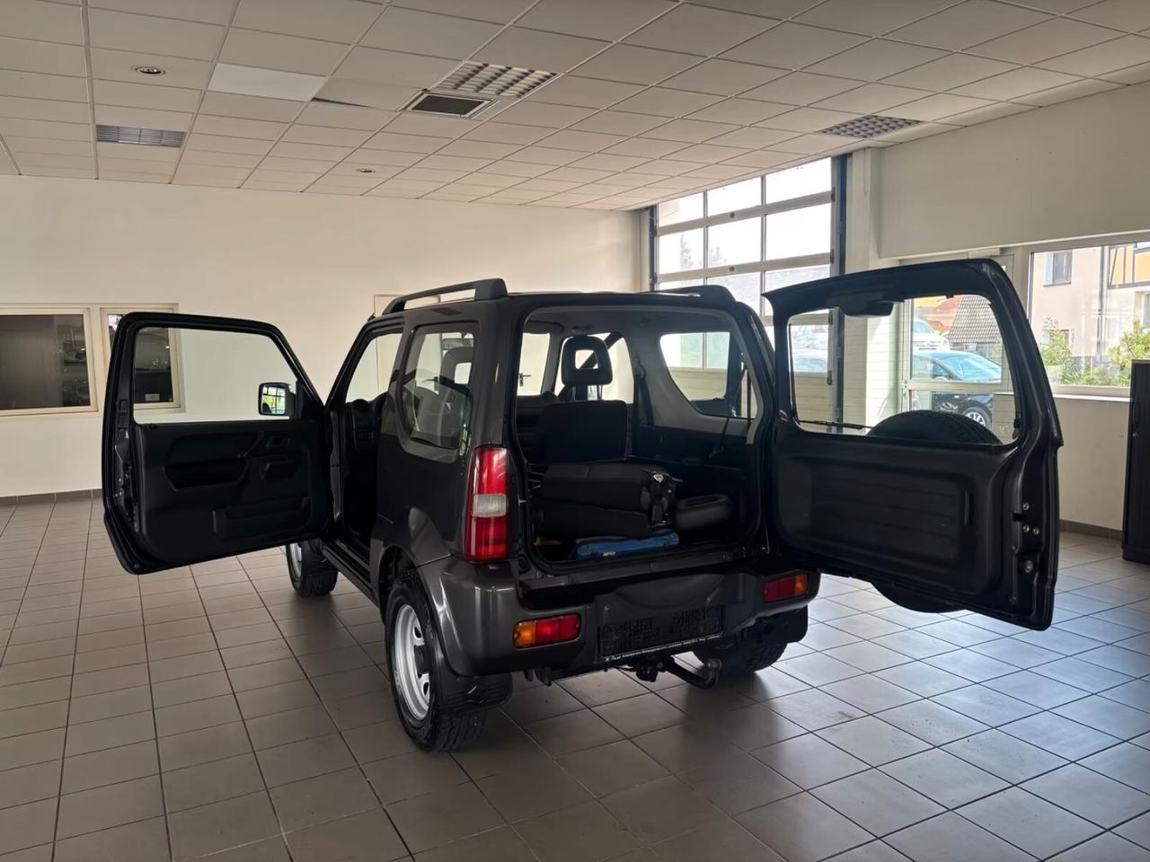 Suzuki Jimny Ranger Limited. Aria condizionata