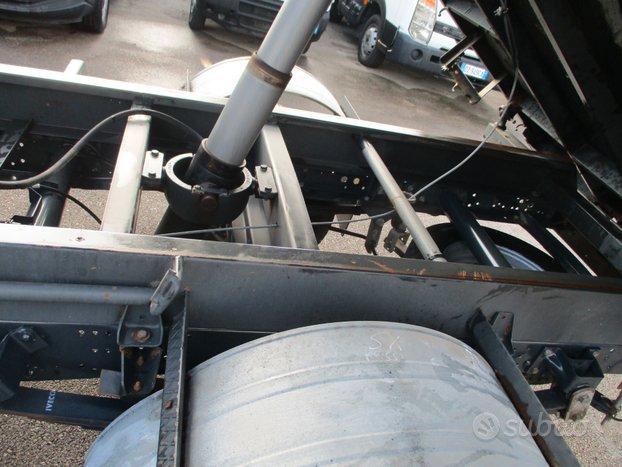 Iveco Daily 35C11 2.3 110 E4 RIBALTABILE TRILATERA