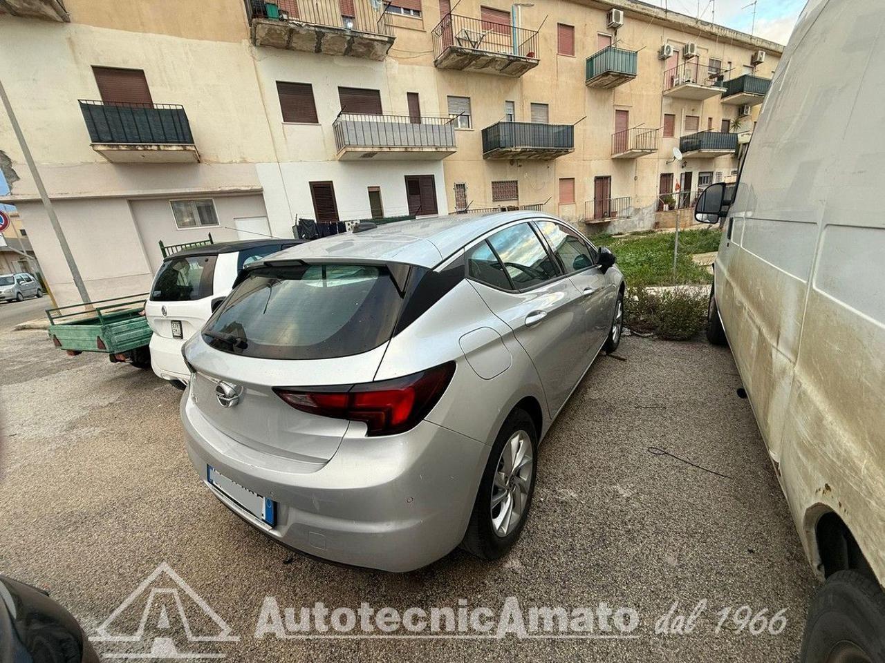 Opel Astra 1.2 Turbo 110 CV S&S 5 porte senza motore