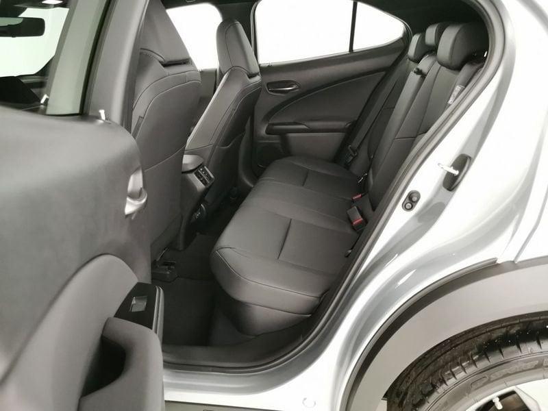 Lexus UX UX250H 2.0H ECVT 2WD DES MY23